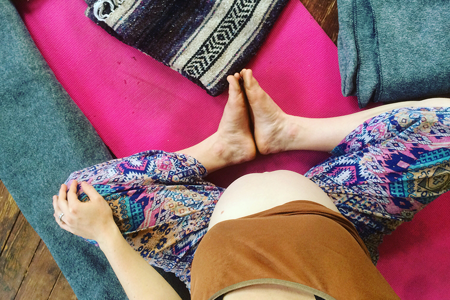 Yoga prenatală – beneficii și relaxare